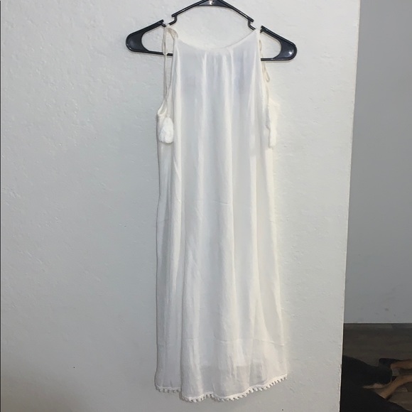 White dress! - Picture 5 of 5